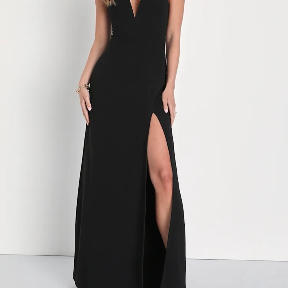 Elegant Black V-Neck Side-Slit Evening Dress